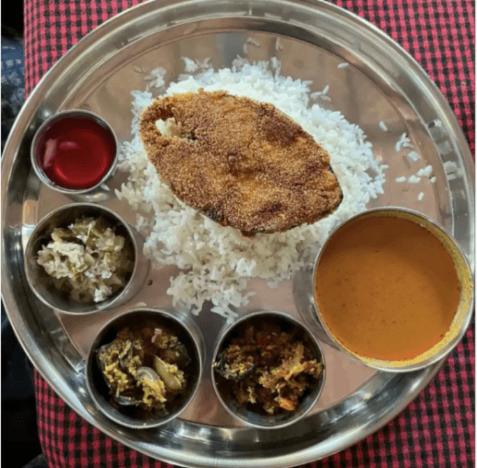 Fish Thali at Kolkata Rajbari, Kolkata