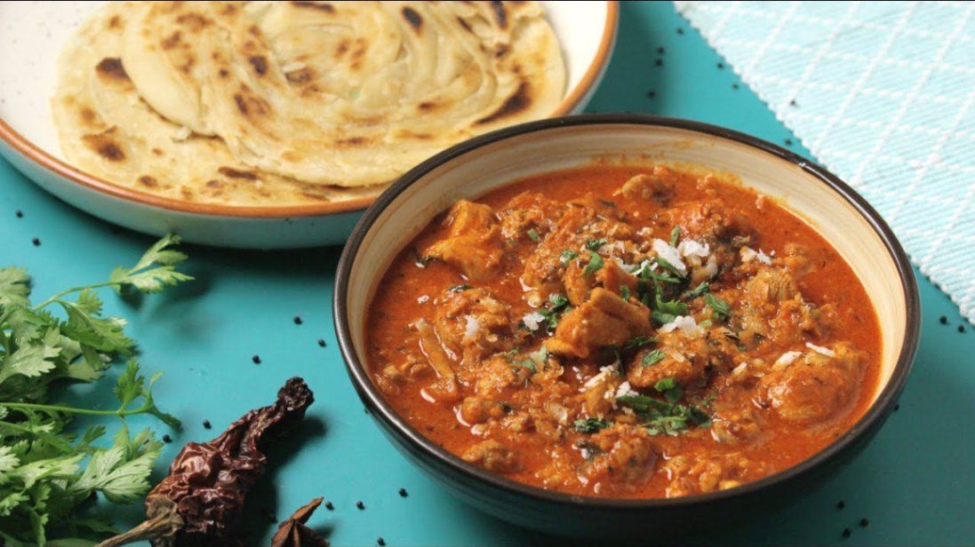 Porotta And Tomato Chicken Curry