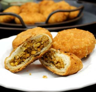 Dal Kachori in Khoda Makanpur